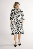 Cornelia kjole sort og hvid zebra