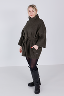Hailey ullponcho i mørk grønn
